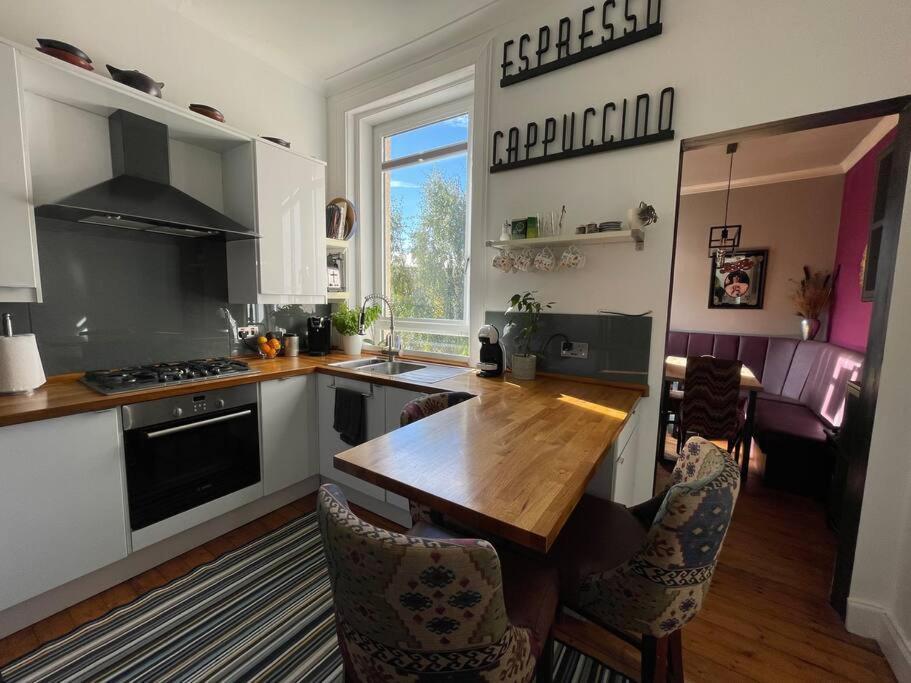 Traditional Apt Close To City Centre & Hampden Glasgow Exterior foto